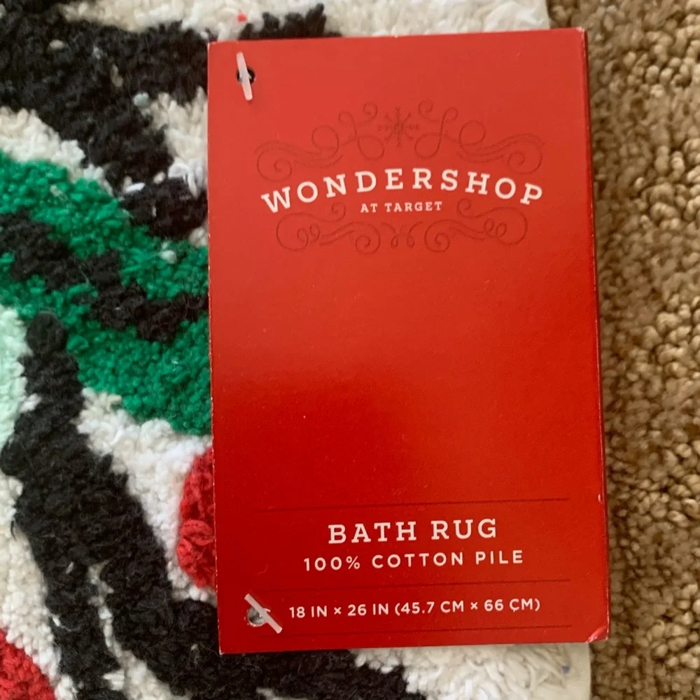 NWT Wondershop Holiday Bath Rug with Wreath design